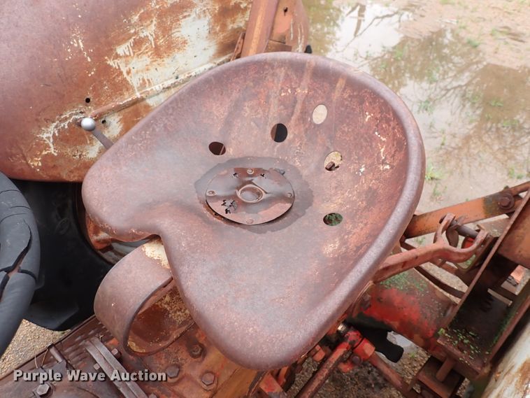 image for item DJ5715 Ford  tractor