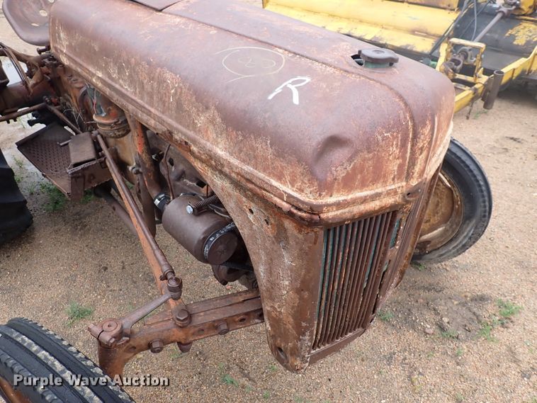 image for item DJ5715 Ford  tractor