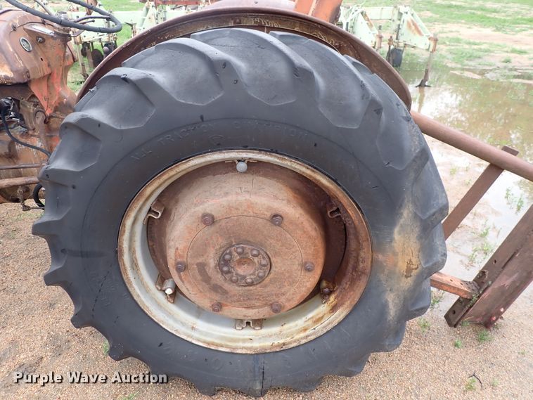 image for item DJ5715 Ford  tractor