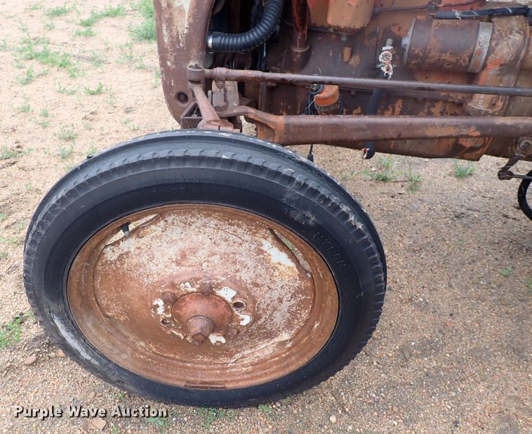 image for item DJ5715 Ford  tractor