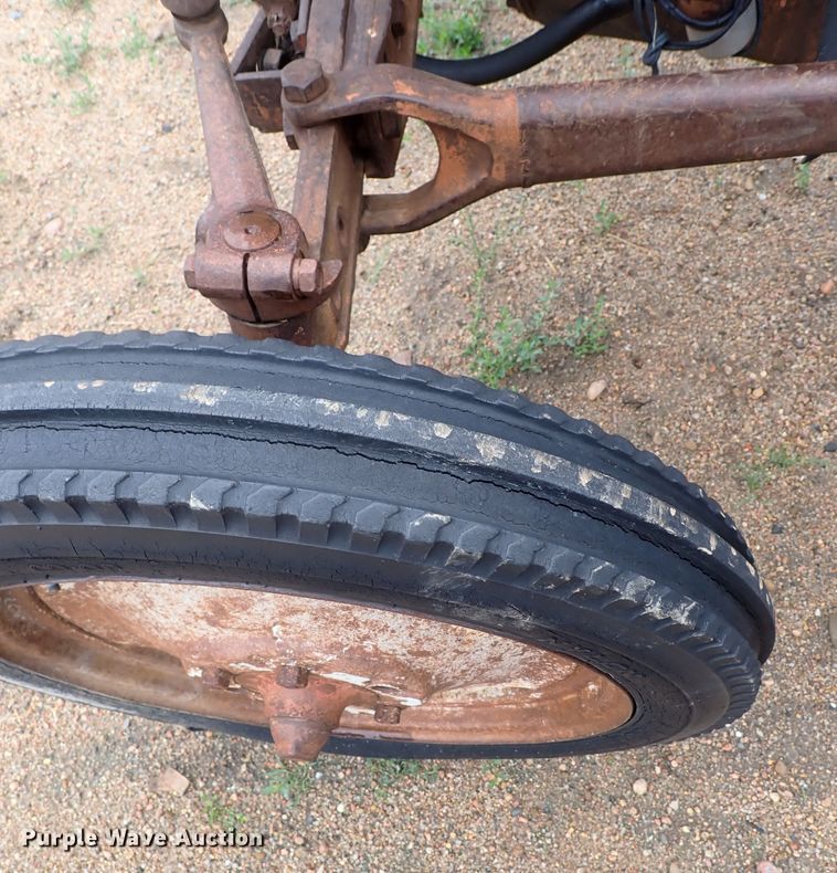 image for item DJ5715 Ford  tractor