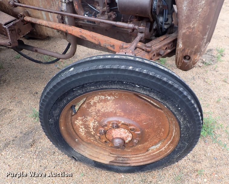 image for item DJ5715 Ford  tractor