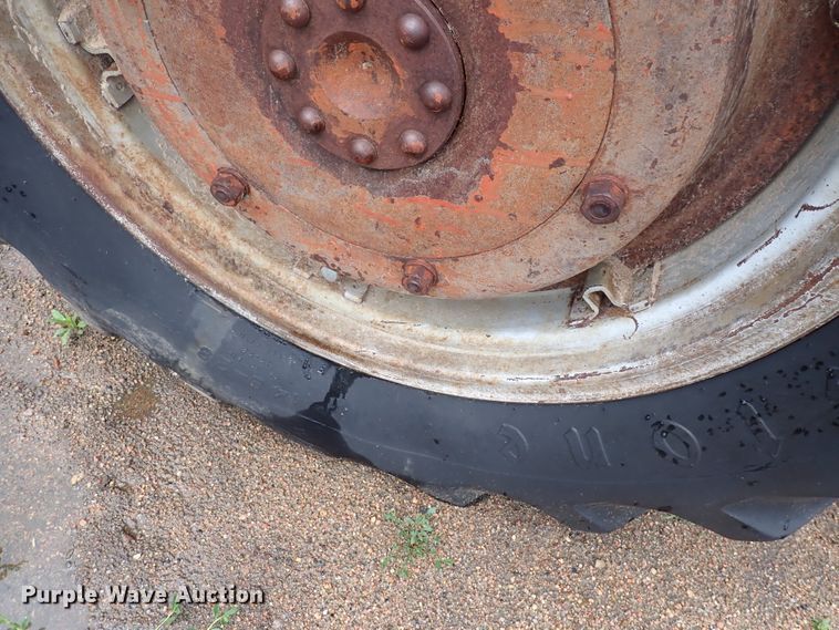 image for item DJ5715 Ford  tractor