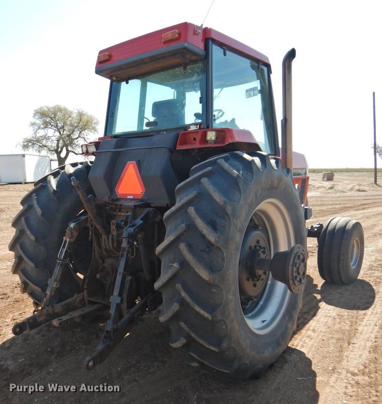 image for item DJ8444 1989 Case IH 7140  tractor