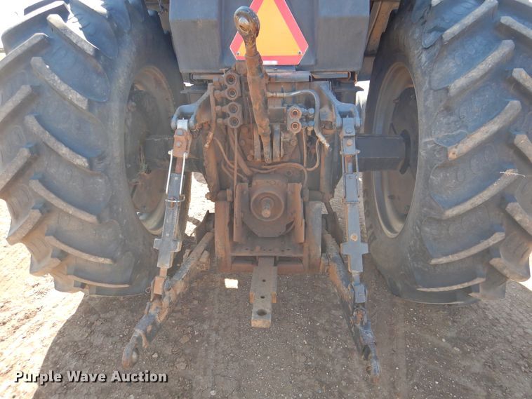 image for item DJ8444 1989 Case IH 7140  tractor