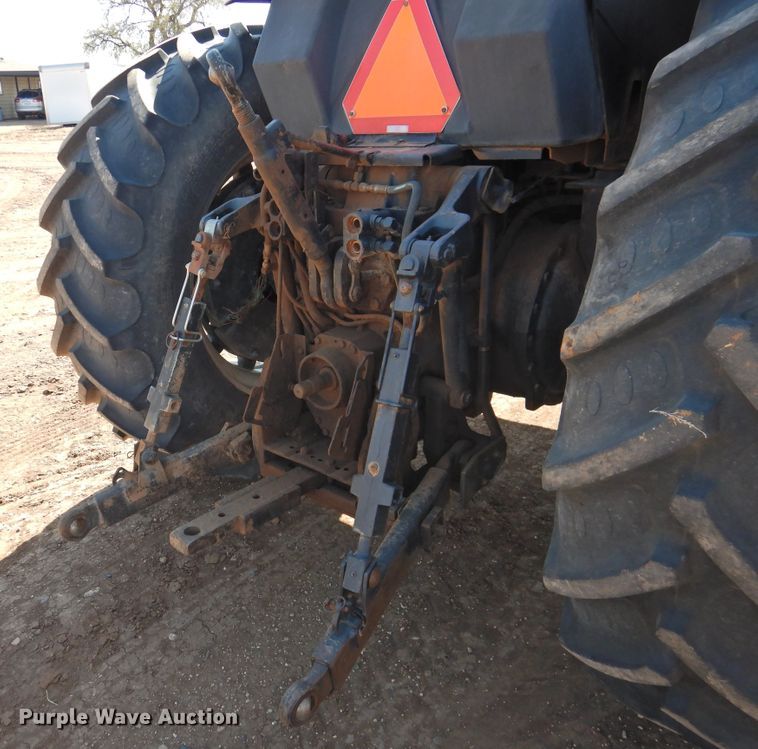 image for item DJ8444 1989 Case IH 7140  tractor