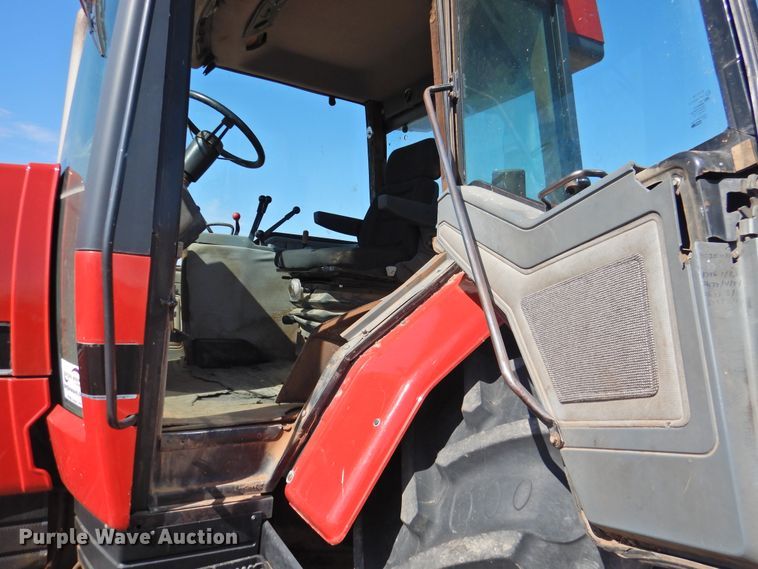 image for item DJ8444 1989 Case IH 7140  tractor