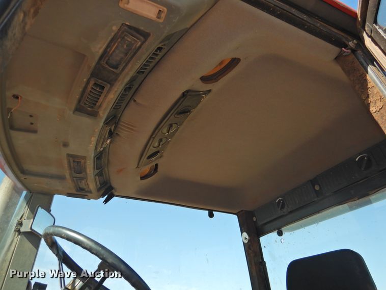 image for item DJ8444 1989 Case IH 7140  tractor