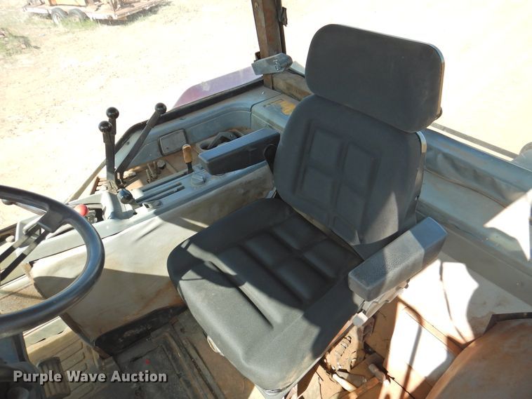 image for item DJ8444 1989 Case IH 7140  tractor