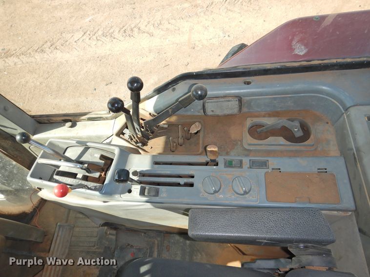 image for item DJ8444 1989 Case IH 7140  tractor