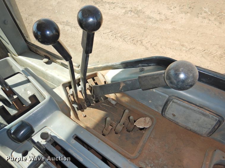 image for item DJ8444 1989 Case IH 7140  tractor