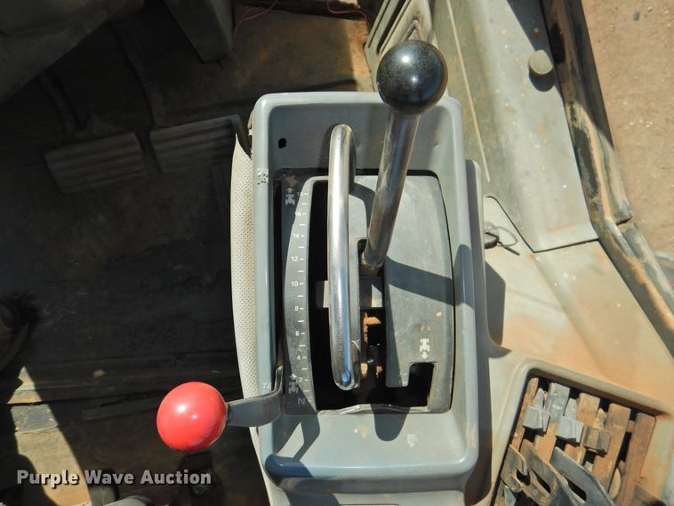 image for item DJ8444 1989 Case IH 7140  tractor