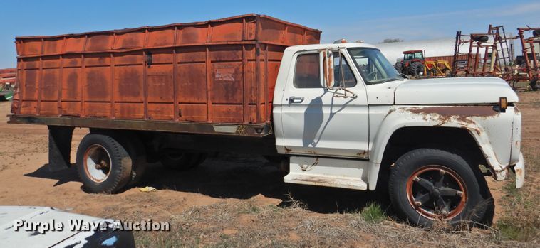 image for item DJ8446 1976 Ford  grain truck