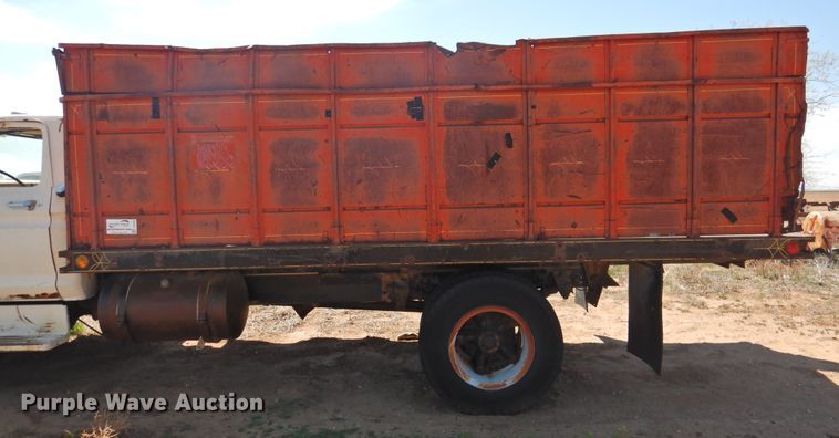 image for item DJ8446 1976 Ford  grain truck