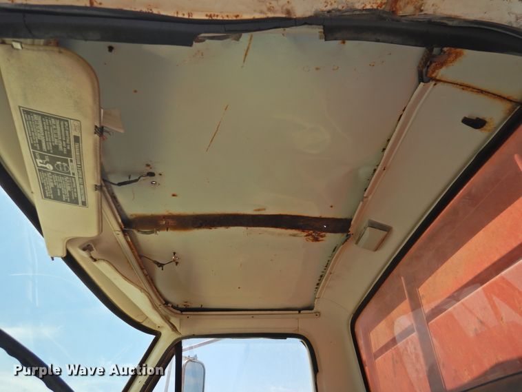 image for item DJ8446 1976 Ford  grain truck