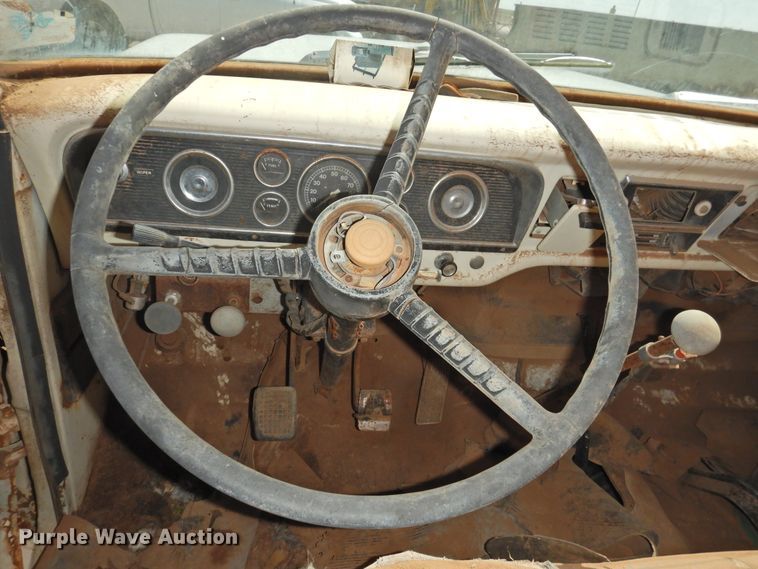 image for item DJ8446 1976 Ford  grain truck