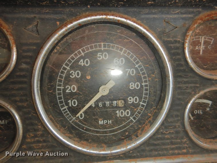 image for item DJ8446 1976 Ford  grain truck