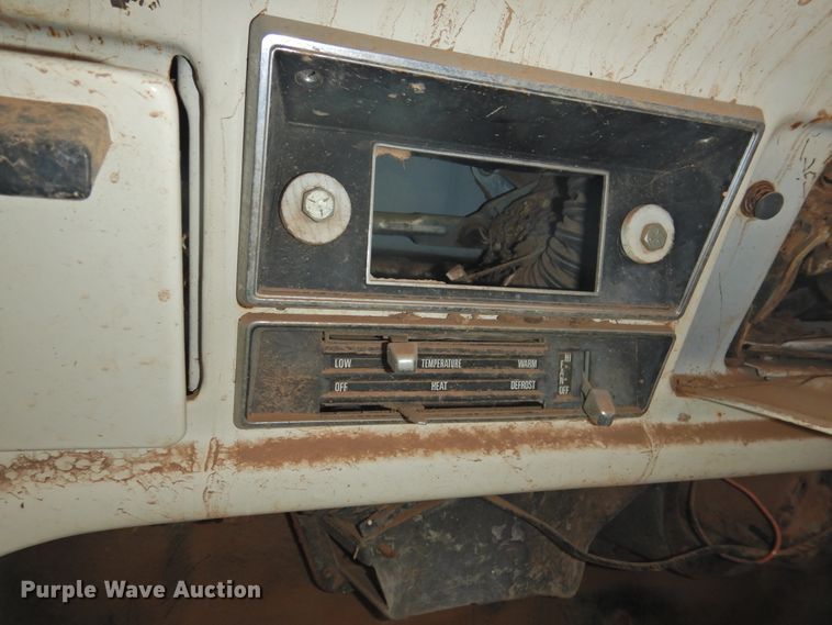 image for item DJ8446 1976 Ford  grain truck