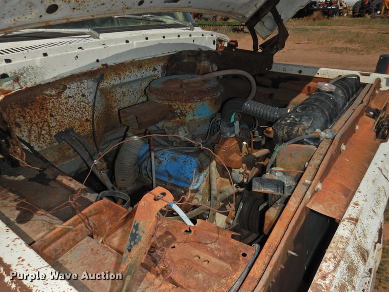 image for item DJ8446 1976 Ford  grain truck