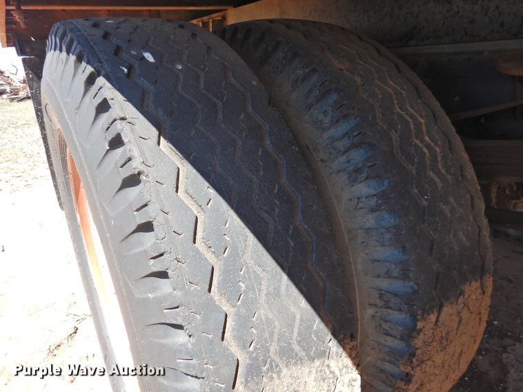 image for item DJ8446 1976 Ford  grain truck