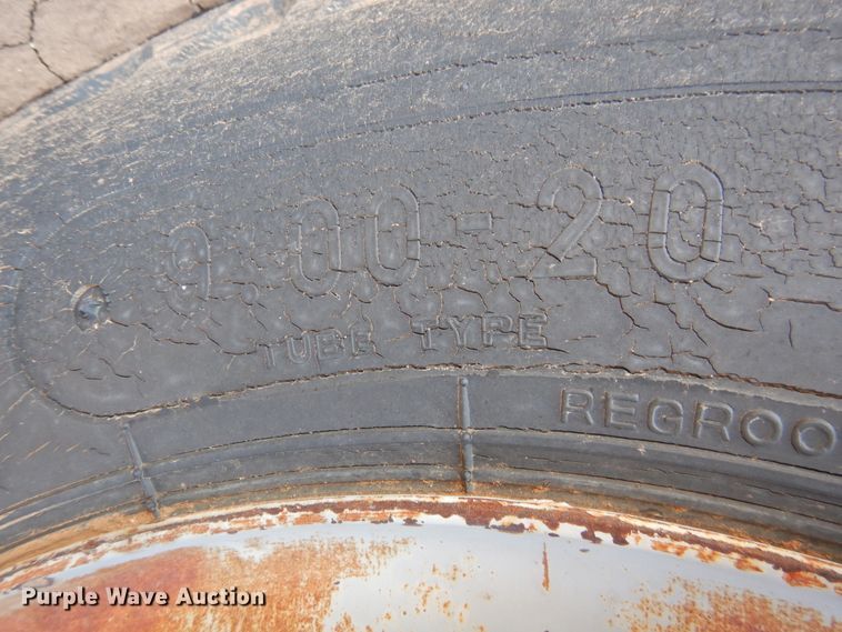 image for item DJ8446 1976 Ford  grain truck