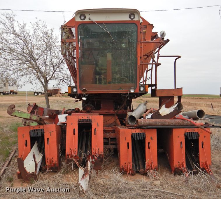 image for item DJ8448 International 1400  cotton stripper