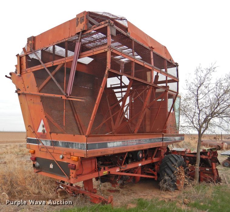 image for item DJ8448 International 1400  cotton stripper