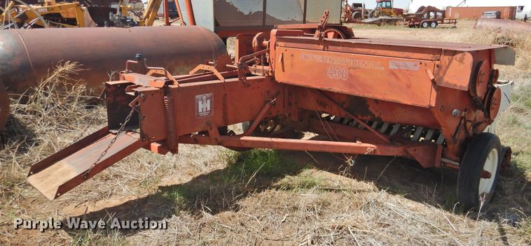 image for item DJ8449 (2) small square balers