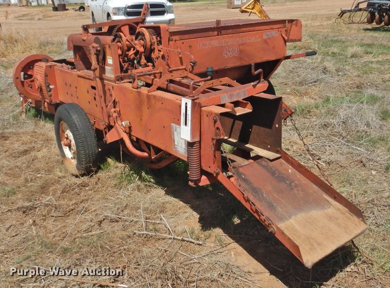 image for item DJ8449 (2) small square balers