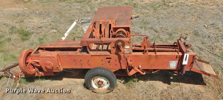 image for item DJ8449 (2) small square balers
