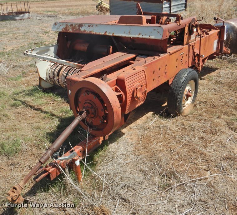 image for item DJ8449 (2) small square balers