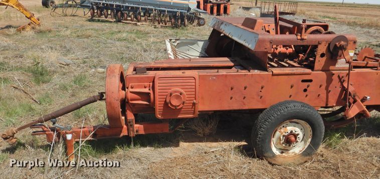 image for item DJ8449 (2) small square balers