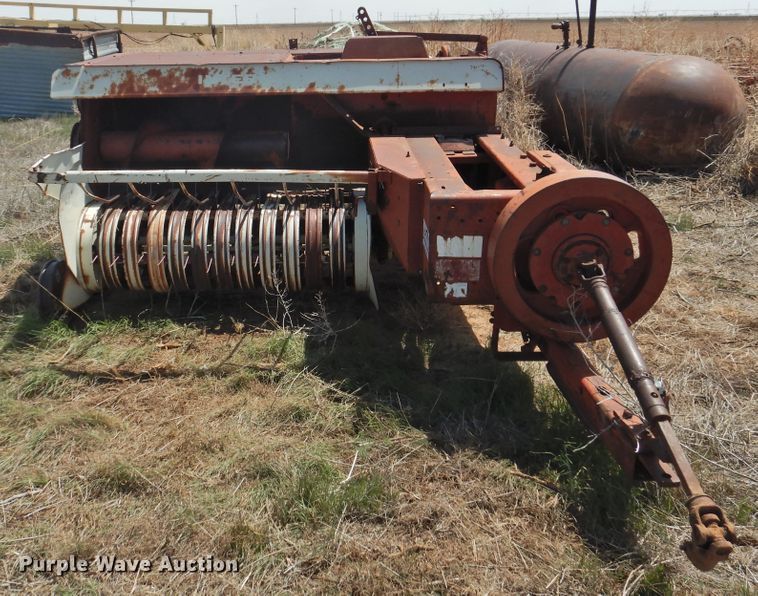 image for item DJ8449 (2) small square balers