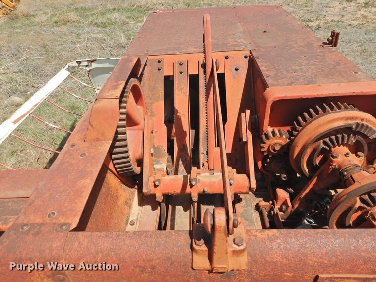 image for item DJ8449 (2) small square balers