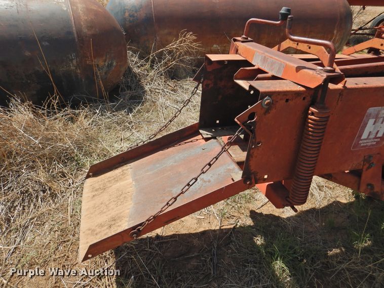 image for item DJ8449 (2) small square balers