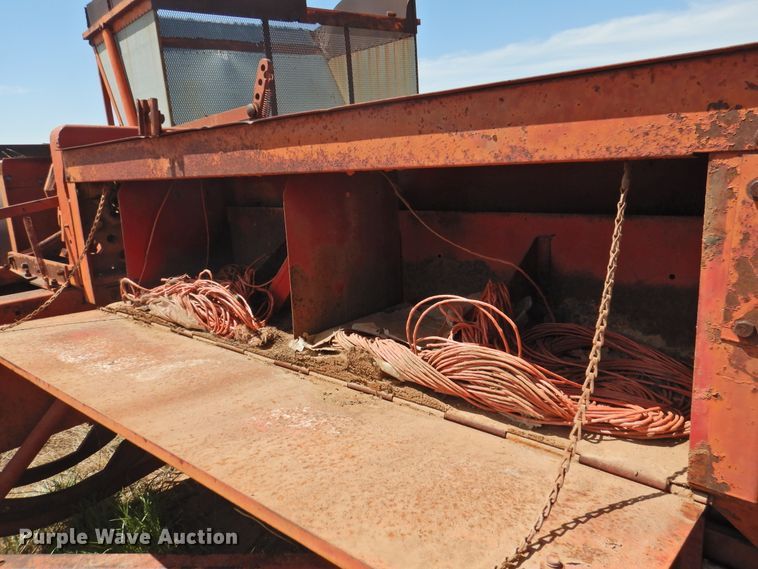 image for item DJ8449 (2) small square balers