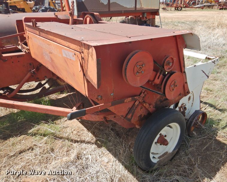 image for item DJ8449 (2) small square balers