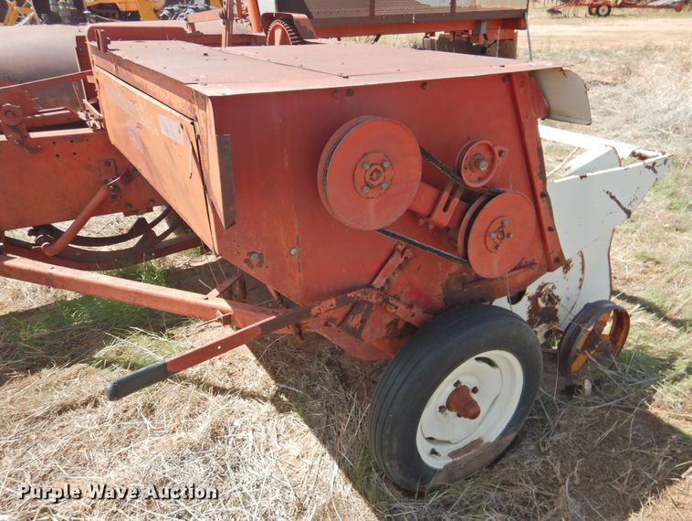 image for item DJ8449 (2) small square balers