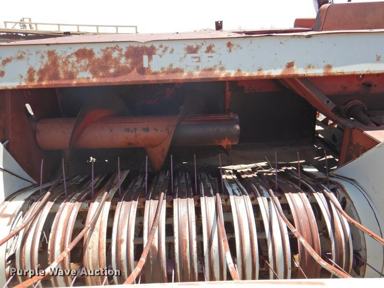 image for item DJ8449 (2) small square balers