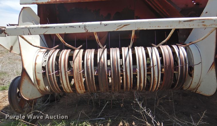 image for item DJ8449 (2) small square balers