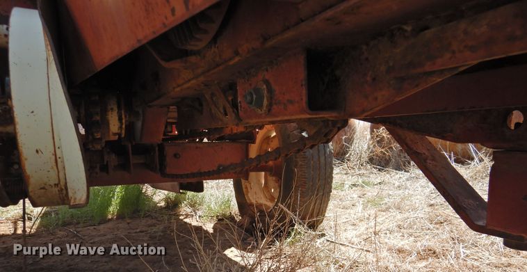 image for item DJ8449 (2) small square balers