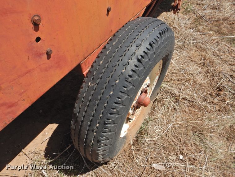 image for item DJ8449 (2) small square balers