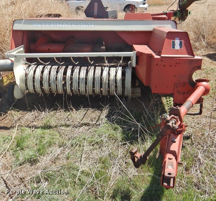 image for item DJ8449 (2) small square balers