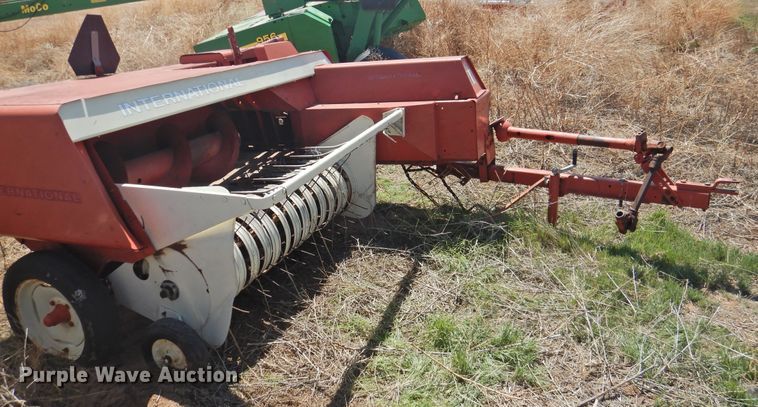 image for item DJ8449 (2) small square balers