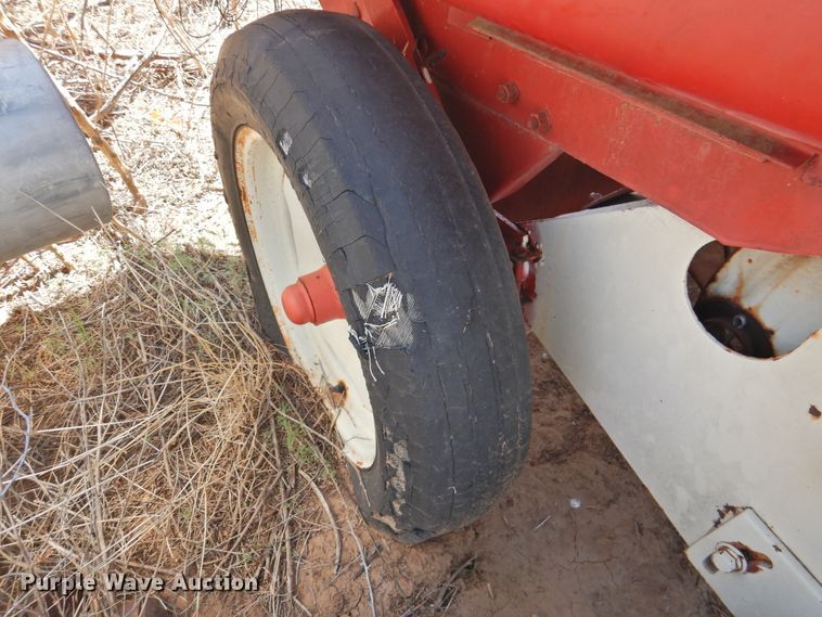 image for item DJ8449 (2) small square balers