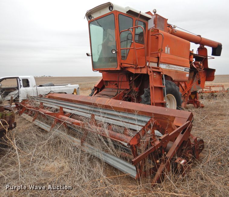 image for item DJ8459 International 1480  combine