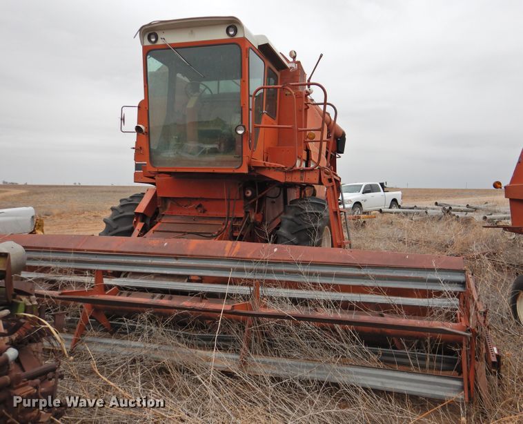 image for item DJ8459 International 1480  combine