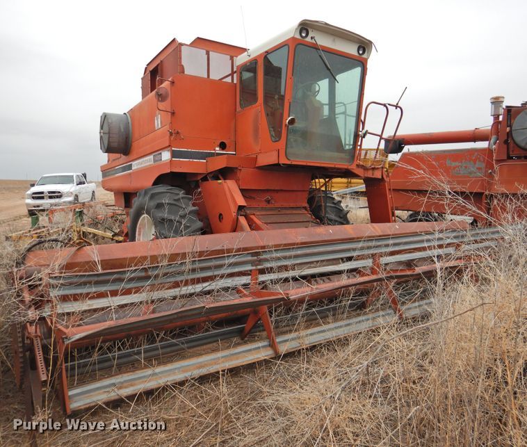 image for item DJ8459 International 1480  combine