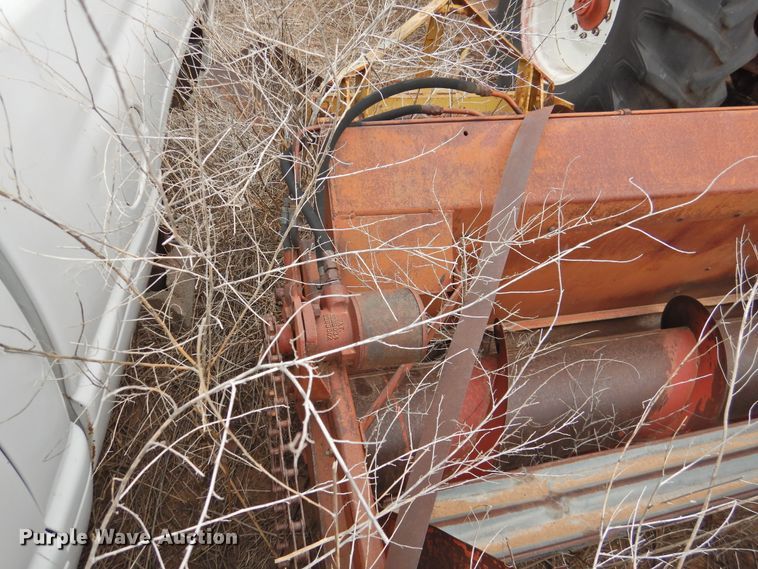 image for item DJ8459 International 1480  combine