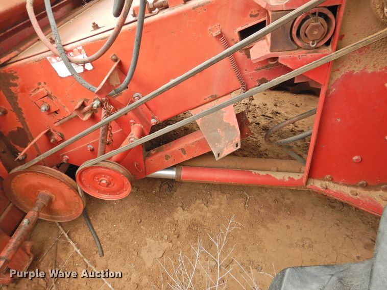 image for item DJ8459 International 1480  combine